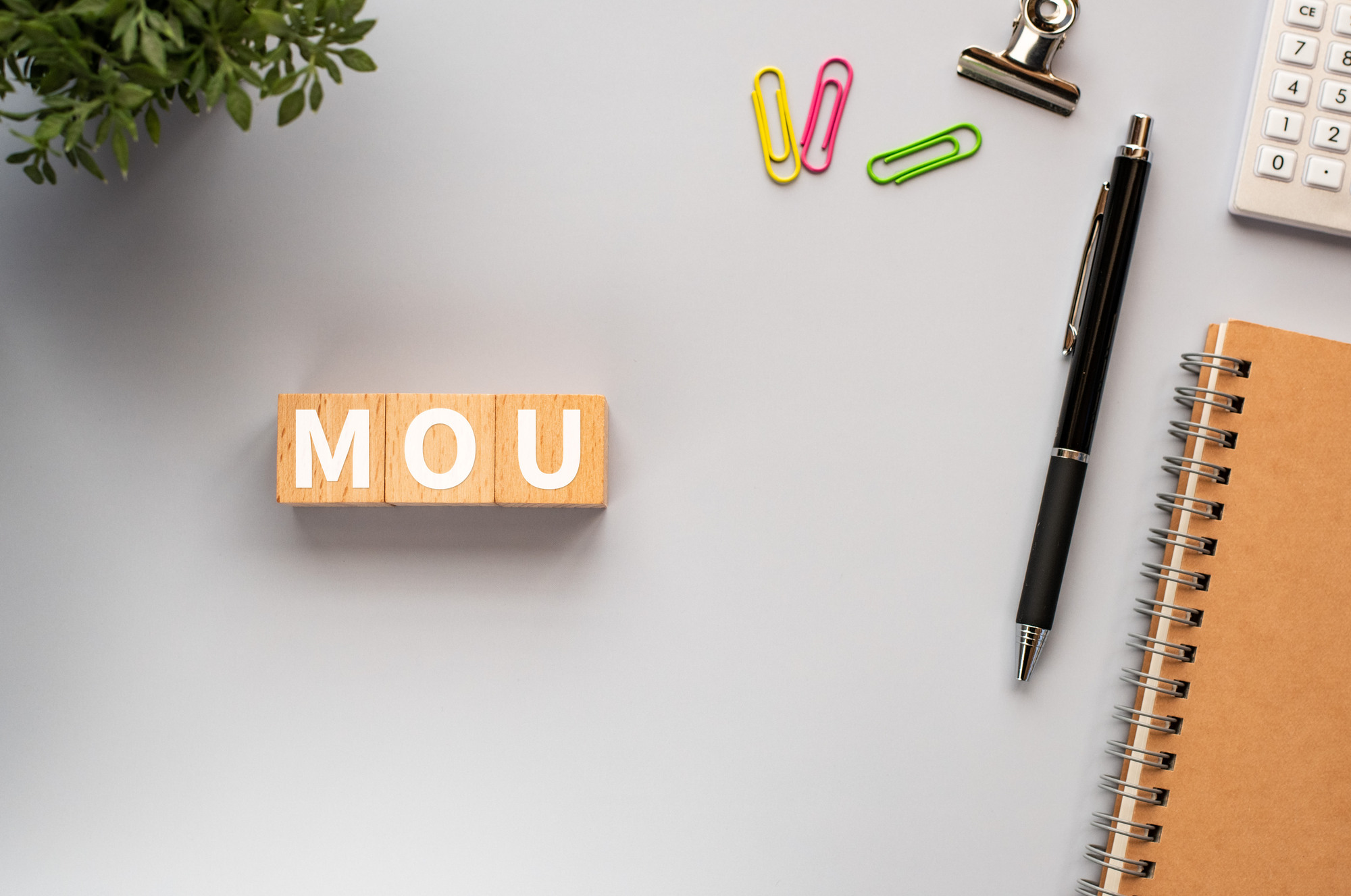 MOU（基本合意書）とは？　法的拘束力から契約書・LOIとの違い、作成の注意点まで徹底解説