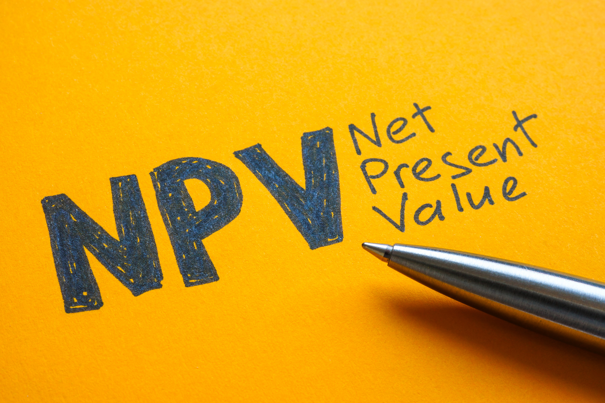 IRR・NPV・DCF法とは？　違いと計算式、投資判断の優先順位を徹底解説