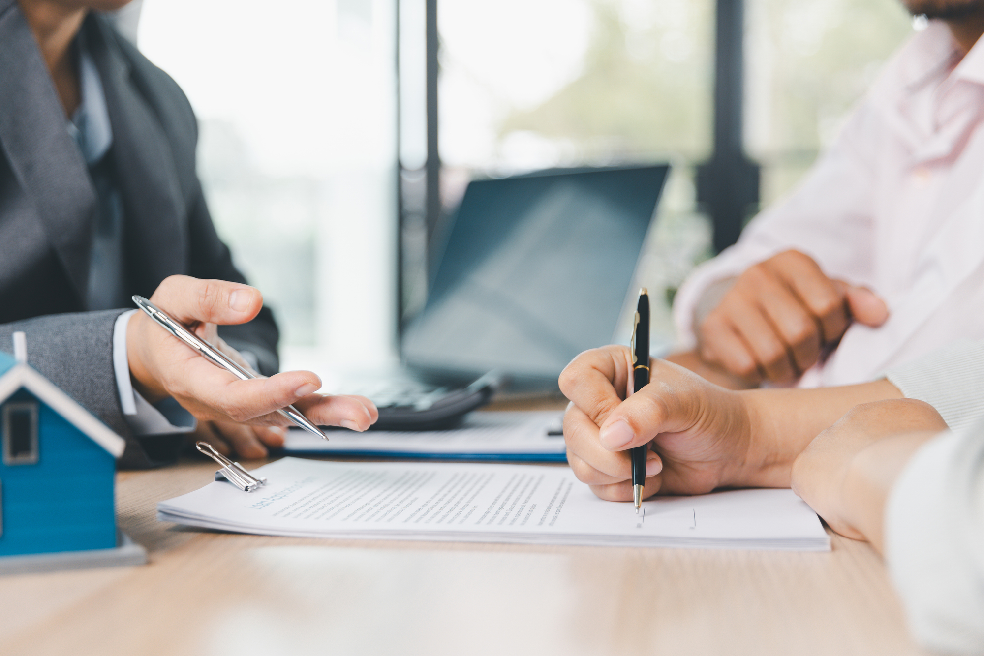 M&A仲介会社とFA（財務アドバイザー）の違い — 売り手が知るべきコスト・役割・選び方の全比較