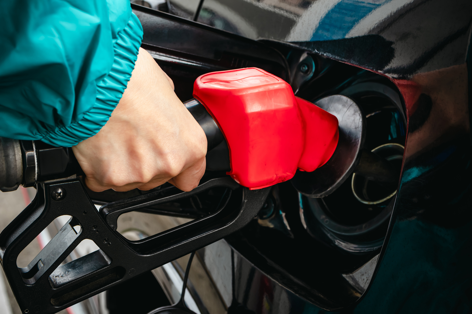 ガソリンスタンドのM&A｜株式譲渡と事業譲渡で品確法の登録・危険物の許可の扱いが違う、地下タンク・土壌・特約店契約の判定表